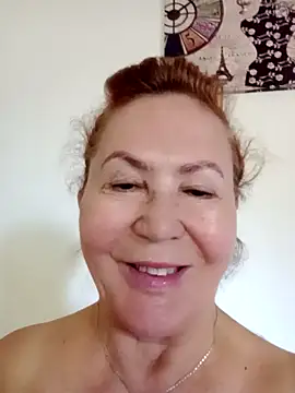 Snapshot of Hottie-Mom chatting on September 21, 2025, 8:05 am Hottie-Mom online show from September 21, 2025, 8:05 am
