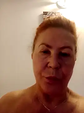 Hottie-Mom online show from October 30, 2025, 8:05 am