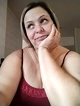 EvaCristal online show from October 8, 2025, 6:11 am