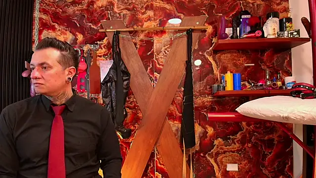 boy n girl online show from October 3, 2025, 10:01 am