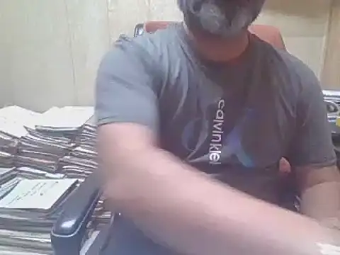 hairymaster95 online show from November 9, 2025, 7:06 am