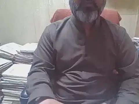 hairymaster95 online show from November 14, 2025, 4:55 am