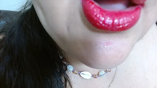 Kerly Doll online show from December 17, 2025, 6:14 pm