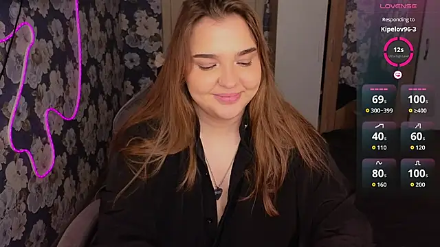  momiji  online show from April 17, 2026, 1:14 pm