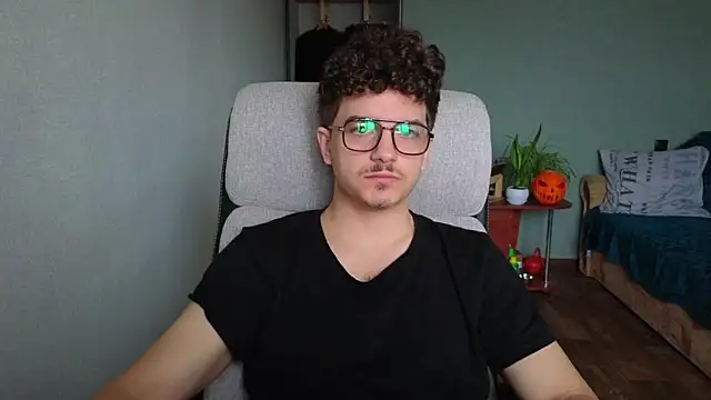 Remy Miles online show from November 24, 2025, 9:09 am