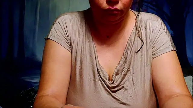 ElizabethEven online show from February 17, 2026, 8:37 pm