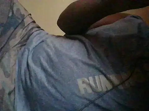 Snapshot of honeyswit chatting on December 19, 2025, 12:23 pm honeyswit online show from December 19, 2025, 12:23 pm