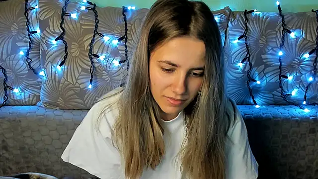 MaggieCake online show from November 10, 2025, 5:17 am