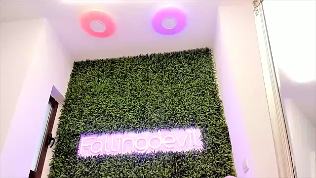 Snapshot of realhotfallingdevil chatting on February 20, 2025, 12:47 pm realhotfallingdevil online show from February 20, 2025, 12:47 pm