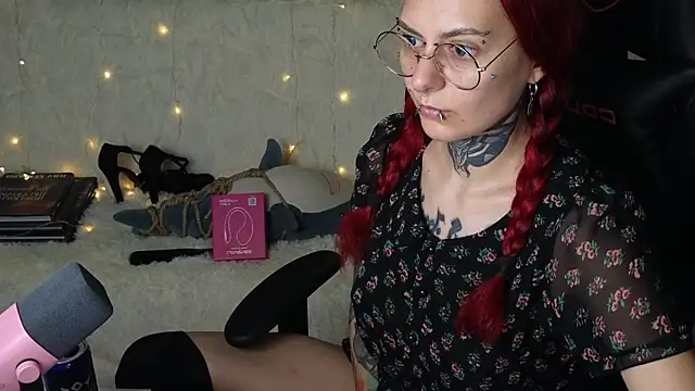 Ginger Stay online show from October 6, 2025, 9:12 pm