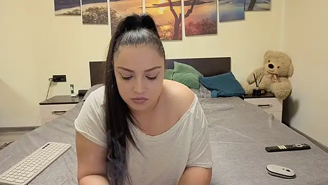 adelline online show from February 7, 2026, 9:40 pm