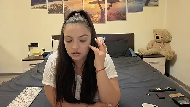 adelline online show from March 24, 2026, 9:53 pm