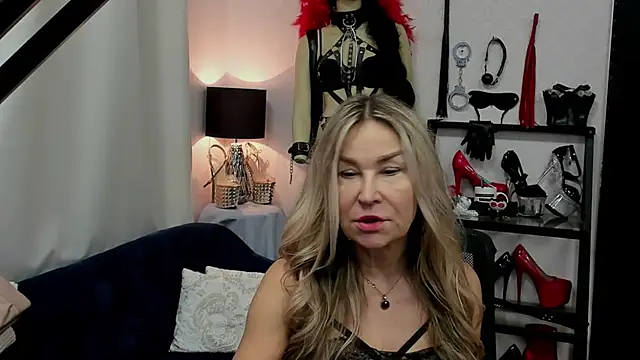 crystaLUX online show from February 3, 2025, 5:51 am