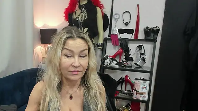 crystaLUX online show from February 12, 2026, 5:24 am