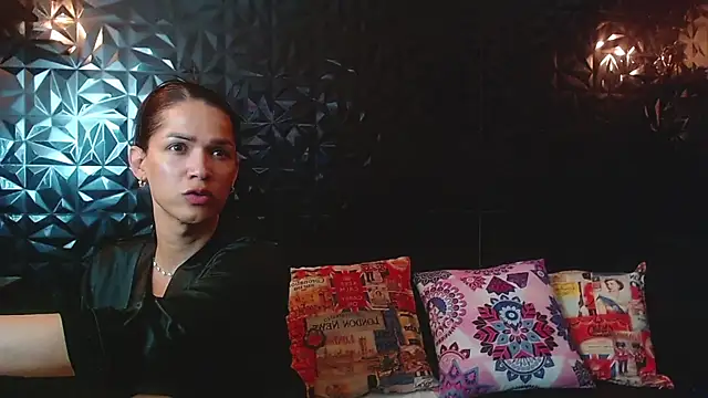 PINK  LOLA1 online show from October 28, 2025, 11:07 pm