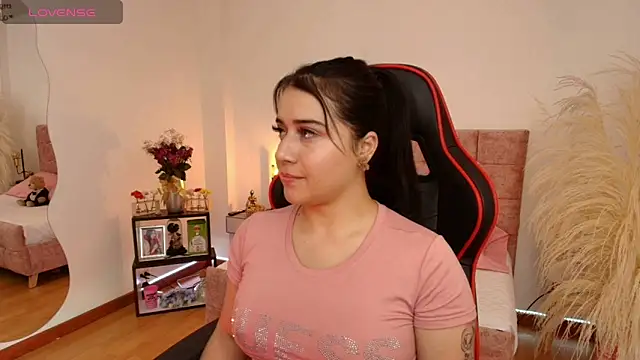 Snapshot of KallyMyller1 chatting on December 10, 2024, 7:11 pm KallyMyller1 online show from December 10, 2024, 7:11 pm