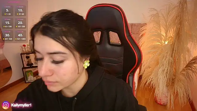 Snapshot of KallyMyller1 chatting on February 7, 2025, 7:38 pm KallyMyller1 online show from February 7, 2025, 7:38 pm