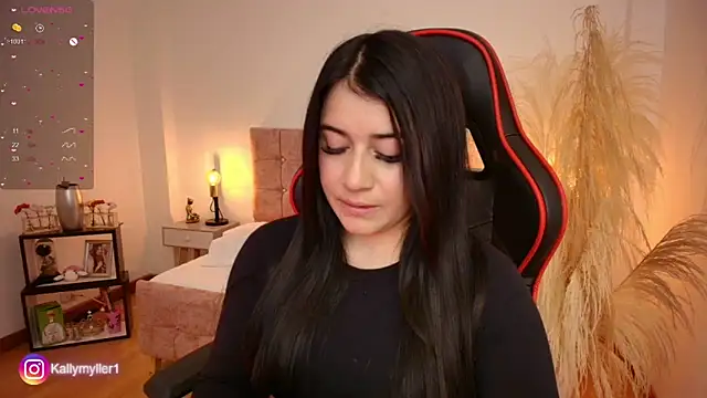 Snapshot of KallyMyller1 chatting on March 6, 2025, 7:21 pm KallyMyller1 online show from March 6, 2025, 7:21 pm