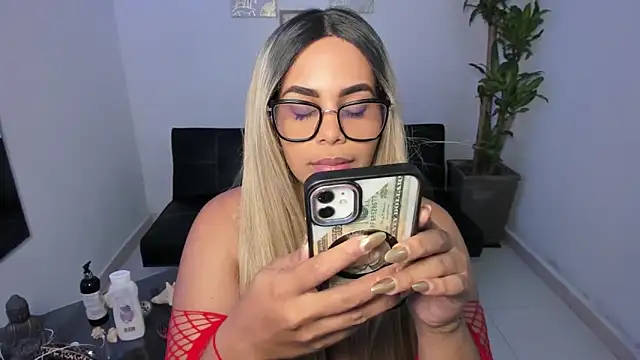 alyssannVhm online show from January 15, 2025, 7:55 pm