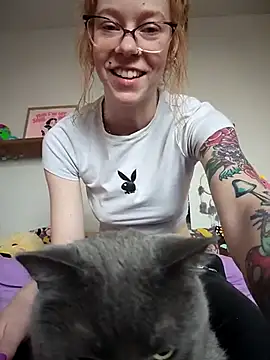 LucidLucy online show from March 15, 2025, 4:10 pm