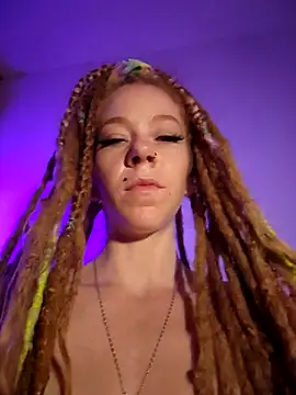 LucidLucy online show from October 6, 2025, 1:47 am