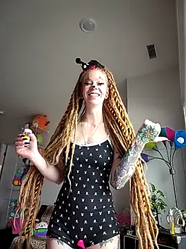 LucidLucy online show from November 1, 2025, 3:36 pm