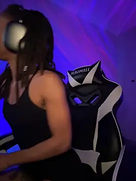 thebrattygoddess online show from December 17, 2024, 11:39 am