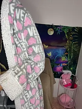 Snapshot of Badjen1027 chatting on November 6, 2025, 2:34 am Badjen1027 online show from November 6, 2025, 2:34 am