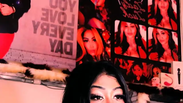 Snapshot of indian_dreamgirl chatting on September 28, 2025, 12:43 pm indian dreamgirl online show from September 28, 2025, 12:43 pm