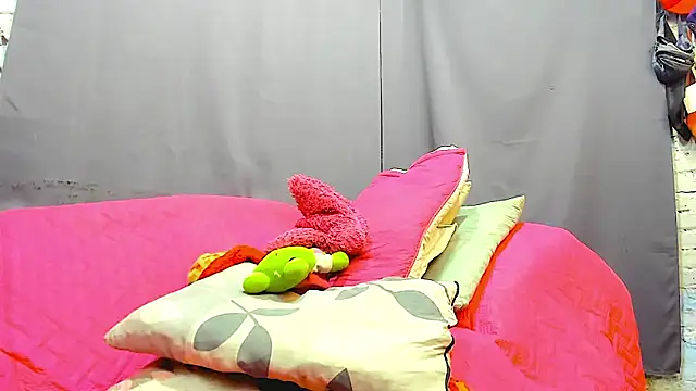 KataleyaCollins online show from April 21, 2026, 8:44 pm