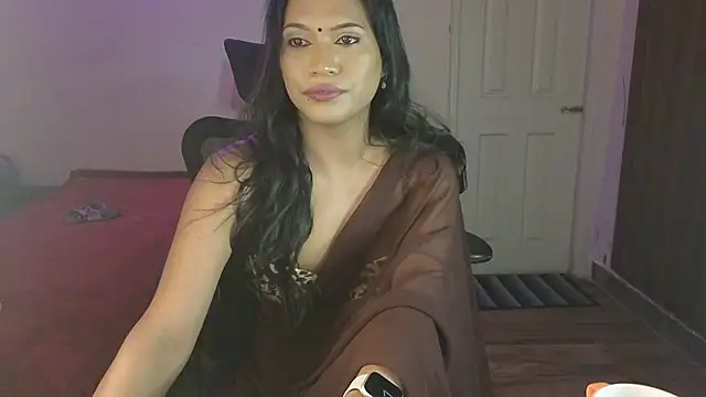 Snapshot of DarlingJenny22 chatting on November 3, 2025, 8:32 pm DarlingJenny22 online show from November 3, 2025, 8:32 pm