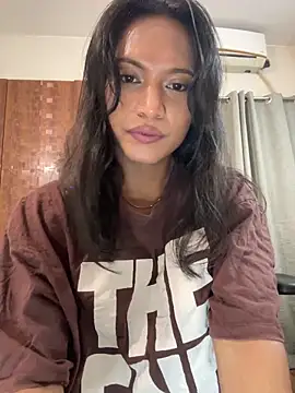 DarlingJenny22 online show from May 13, 2026, 3:31 pm