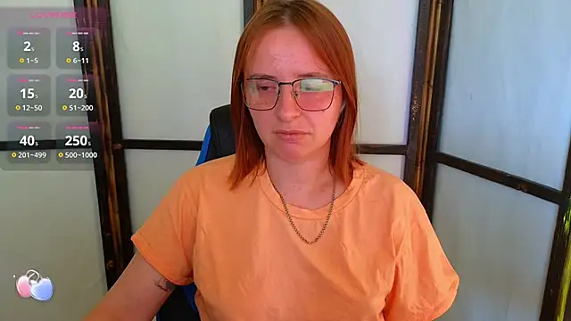 DanaMartina online show from September 22, 2025, 1:57 pm