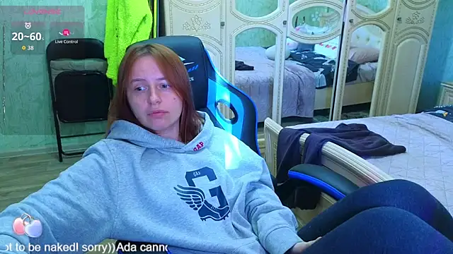 DanaMartina online show from October 3, 2025, 12:24 pm