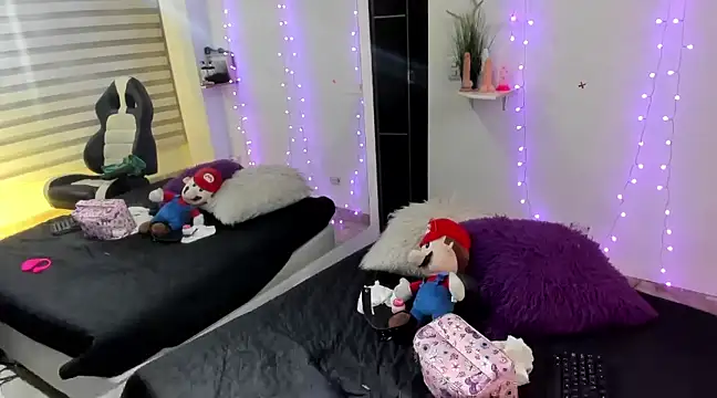 GABY DAVIS online show from February 4, 2025, 4:05 am