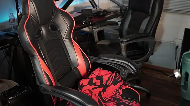 Snapshot of Bubbleliyah chatting on December 4, 2024, 11:02 pm Bubbleliyah online show from December 4, 2024, 11:02 pm