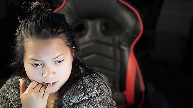 Snapshot of Bubbleliyah chatting on December 15, 2024, 9:09 pm Bubbleliyah online show from December 15, 2024, 9:09 pm