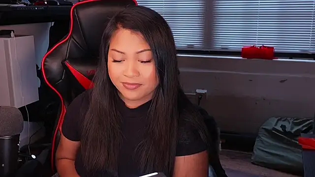 Snapshot of Bubbleliyah chatting on September 29, 2025, 8:13 pm Bubbleliyah online show from September 29, 2025, 8:13 pm