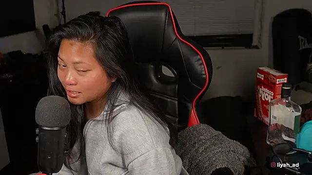 Snapshot of Bubbleliyah chatting on November 13, 2025, 9:30 am Bubbleliyah online show from November 13, 2025, 9:30 am