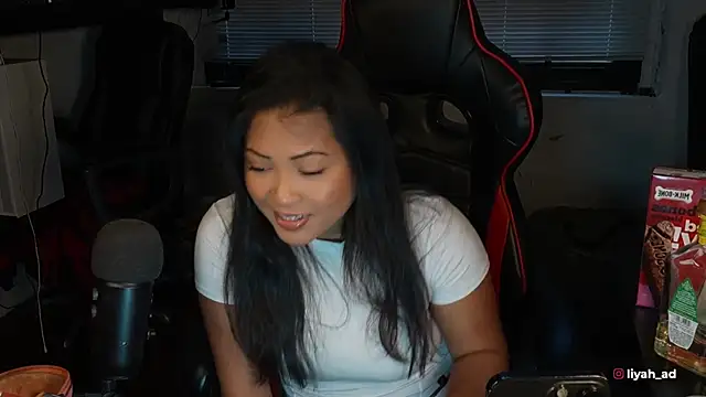 Snapshot of Bubbleliyah chatting on November 13, 2025, 9:36 pm Bubbleliyah online show from November 13, 2025, 9:36 pm