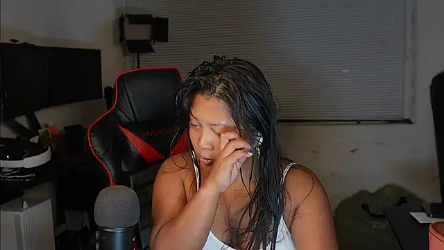 Snapshot of Bubbleliyah chatting on January 7, 2026, 10:07 am Bubbleliyah online show from January 7, 2026, 10:07 am