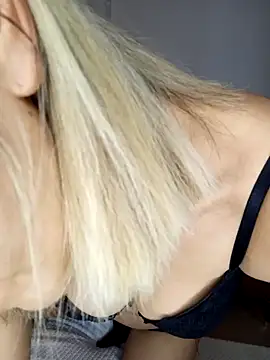 Snapshot of minikserce chatting on December 4, 2024, 3:54 pm minikserce online show from December 4, 2024, 3:54 pm