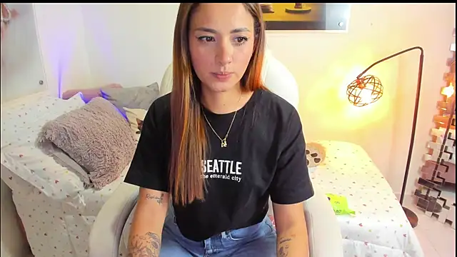 KimberlySaen online show from October 3, 2025, 9:01 pm