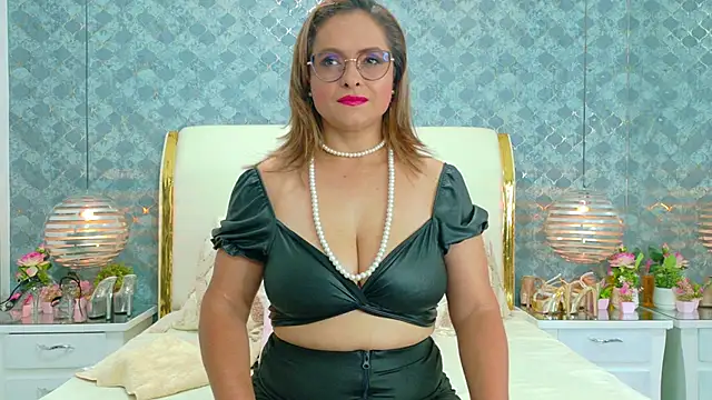 MarilynVega1 online show from October 24, 2025, 8:16 pm