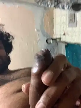 Snapshot of Rocky_1907 chatting on December 18, 2024, 3:37 am Rocky 1907 online show from December 18, 2024, 3:37 am