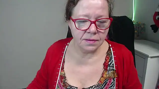 Adelewildx online show from February 26, 2025, 4:03 am