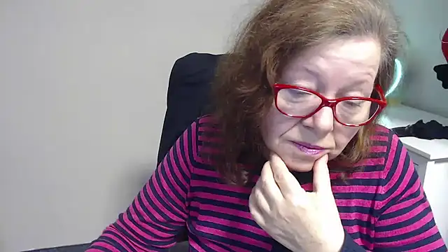 Adelewildx online show from March 3, 2025, 7:10 am