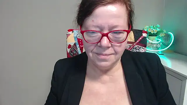 Adelewildx online show from March 6, 2025, 4:30 am