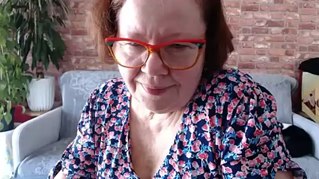 Adelewildx online show from April 22, 2026, 10:28 am