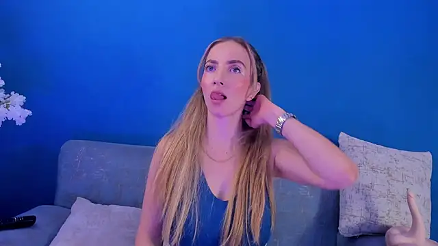 BellaMarieX online show from November 7, 2025, 5:02 pm